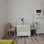 Alana סטרה זגורה